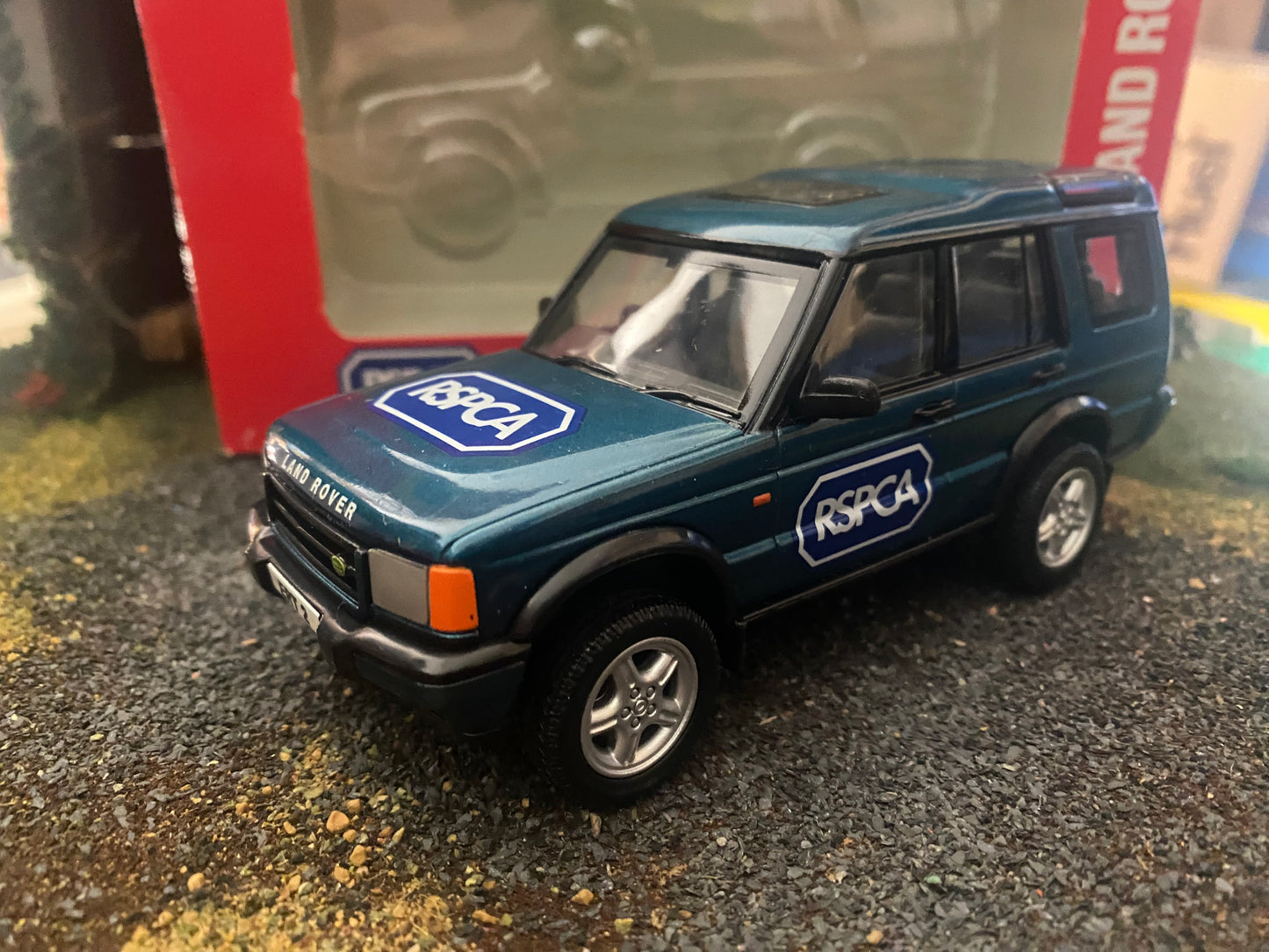 Britains RSPCA Land rover Discovery 1:32 scale 40096 obsolete