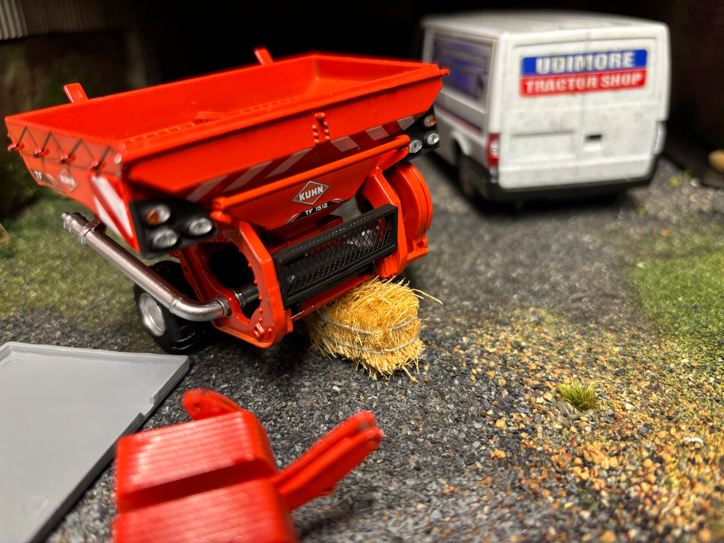 REP096 Replicagri Kuhn TF 1512 Hopper set 1:32 scale Boxed