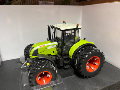 Universal Hobbies CLAAS Axion 640 Tractor with Twin Rear Tyres Limited Edition Boxed 1:32 Scale obsolete