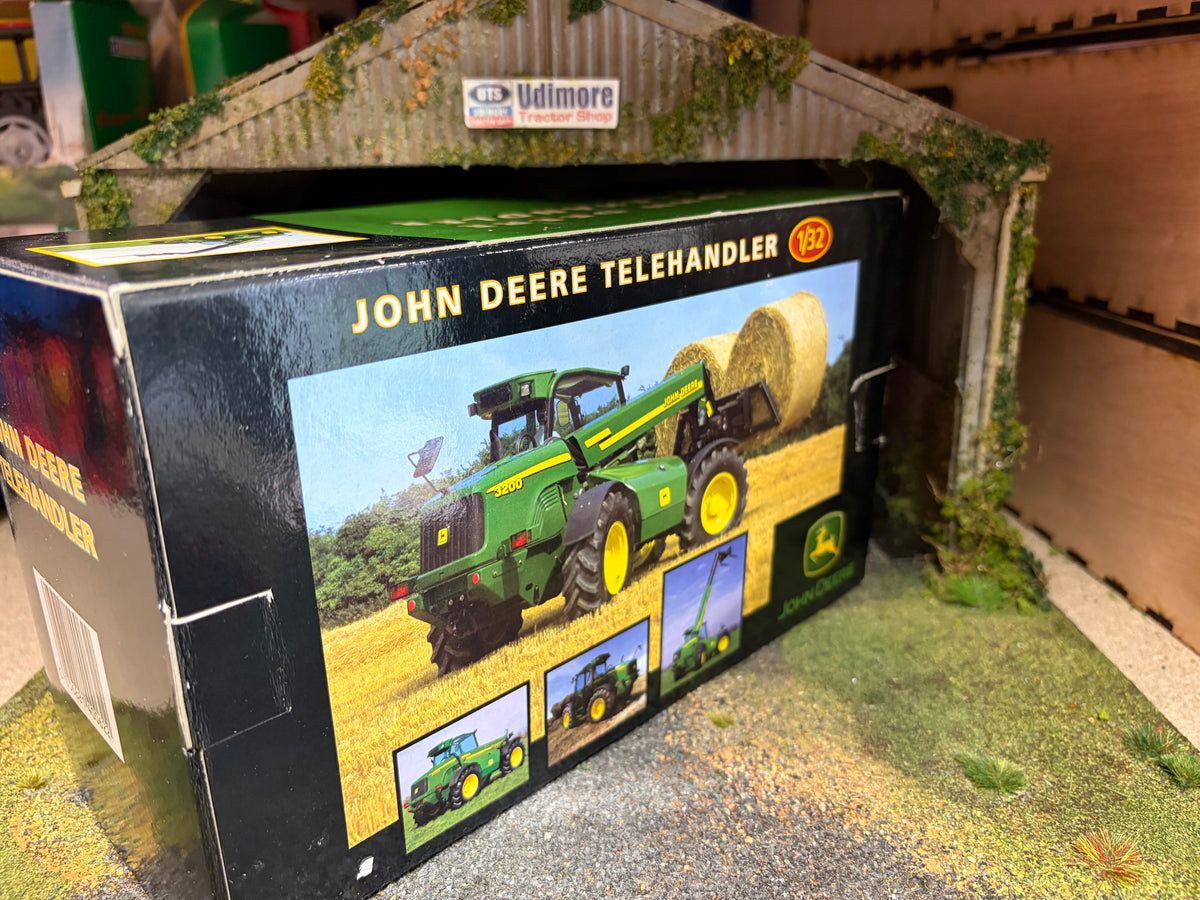 Britains 40062 John Deere 3200 Telehandler 2002 Version 1:32 – Dealer Box Obsolete