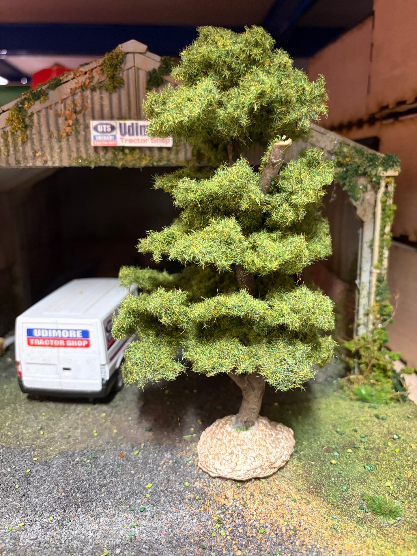 05674 Hand Made Hornbeam Tree 15-17cm Artisan32 1:32 scale diorama