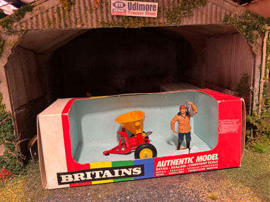 9558 Vintage Britains Vicon Vari Spreader set  1:32 scale boxed obsolete