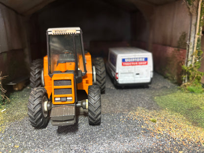 VINTAGE Britains Renault 145-14 rear duals Tractor 1:32 scale obsolete