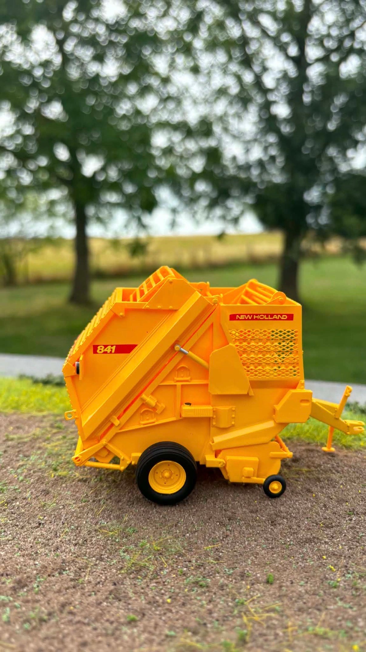 MAP Miniagripassion New Holland 841 Baler Yellow Version Scratch-Built UTS Exclusive – 1:32 Scale – COLLECTION ONLY