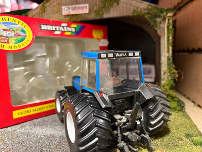 Vintage Britains 09446 Blue Valmet 8750 Tractor Flotation Tyres 1:32 – Boxed Obsolete
