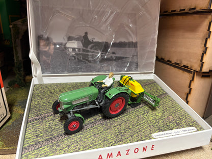 Universal Hobbies Fendt Farmer 2 Tractor & Amazone Sprayer Set UH6201 Limited Edition 1:32 Scale