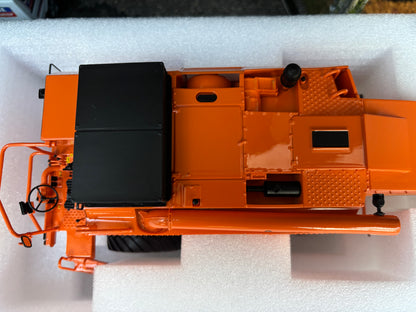 Someca M152 Combine Harvester Limited Edition Stunning in 1:32 scale VKA Models COLLECTION ONLY