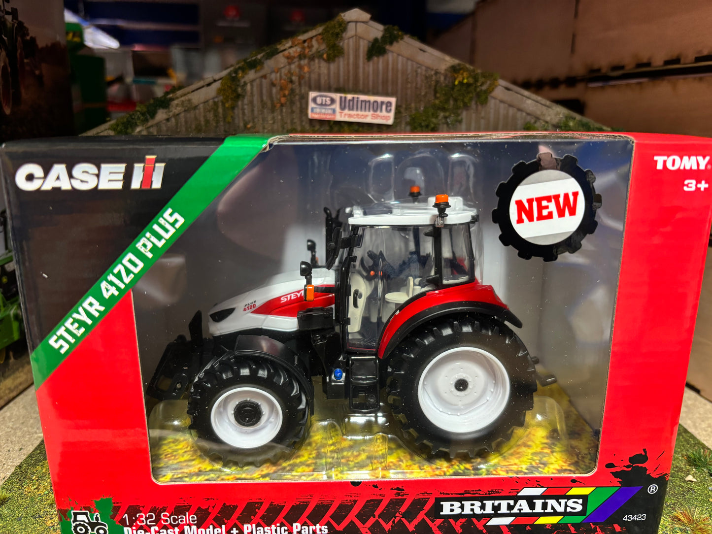 Britains Steyr Plus 4120 Tractor 1:32 scale New BOXED 43423