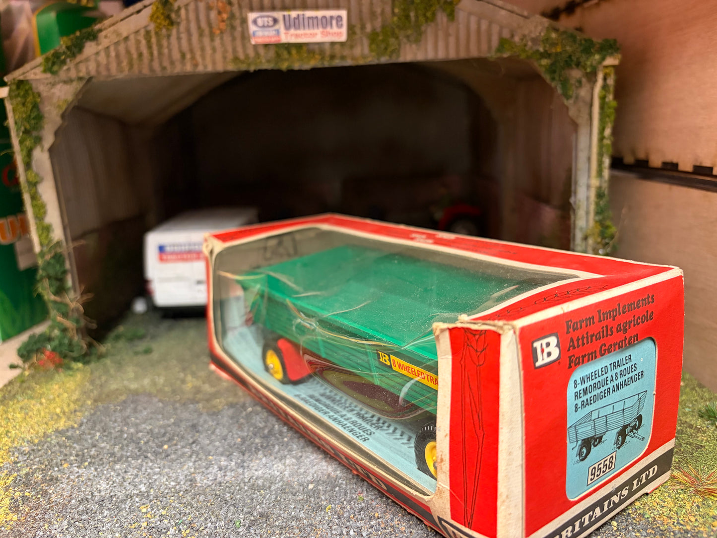 Vintage Britains 8-Wheeled Trailer 9558 Straw Box Obsolete 1:32 Scale