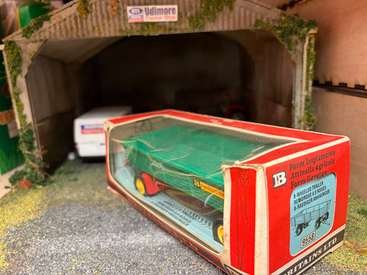 Vintage Britains 8-Wheeled Trailer 9558 Straw Box Obsolete 1:32 Scale