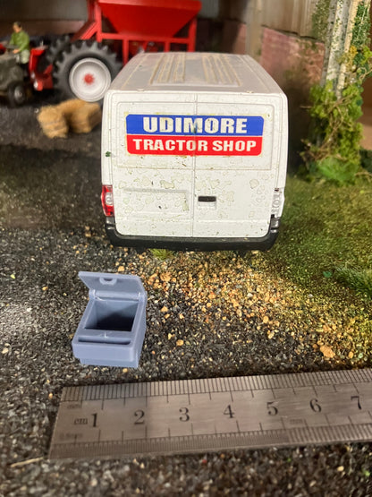 Tractor front Toolbox weightbox 1:32 scale 20mm x 15mm Opening lid