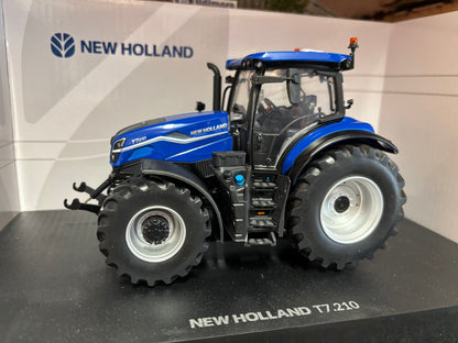 Universal Hobbies New Holland T7.210 Dynamic Blue Tractor BOXED 1:32 scale UH6810
