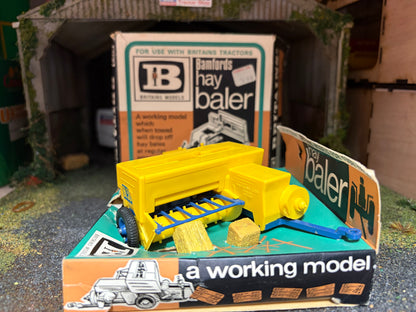 Vintage Britains Bamfords BL58 Hay Baler First Edition 1:32 Scale Boxed Obsolete - 9563