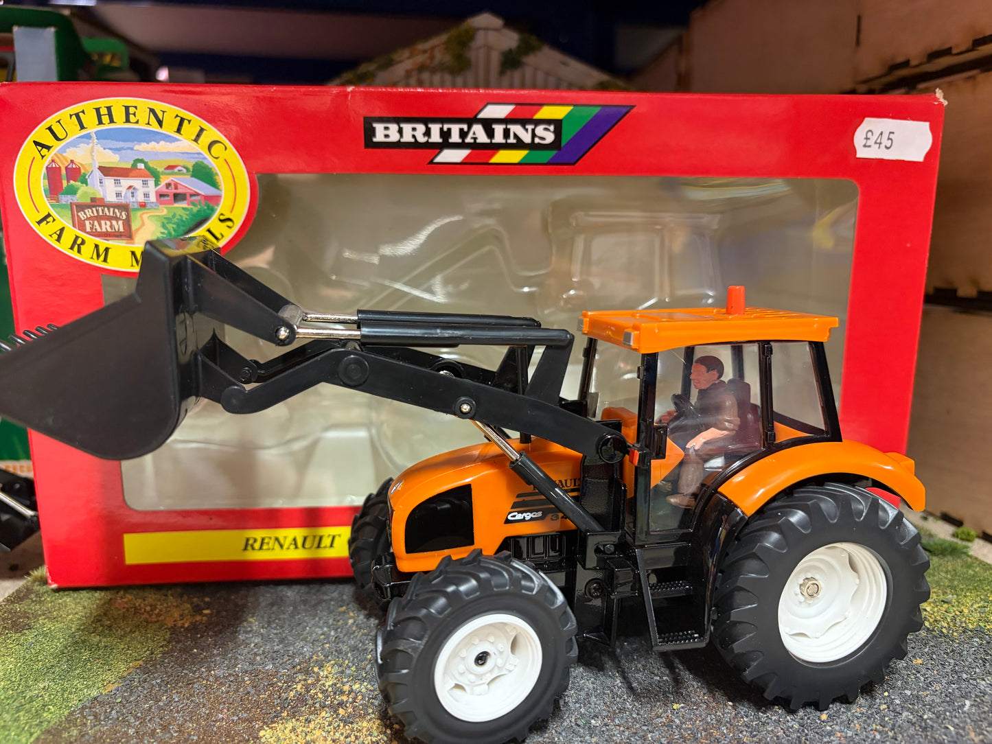 Vintage Britains Renault Cergos 350 Tractor with Loader 00226 Original Box Obsolete 1:32 Scale
