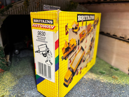 9830 Britains Autoway Mini Trailer set 1:32 BOXED obsolete 1983