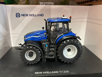 Universal Hobbies New Holland T7.210 Dynamic Blue Tractor BOXED 1:32 scale UH6810