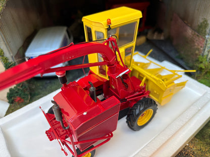 New Holland 1880 Forage Harvester Limited Edition Stunning in 1:32 scale VKA Models