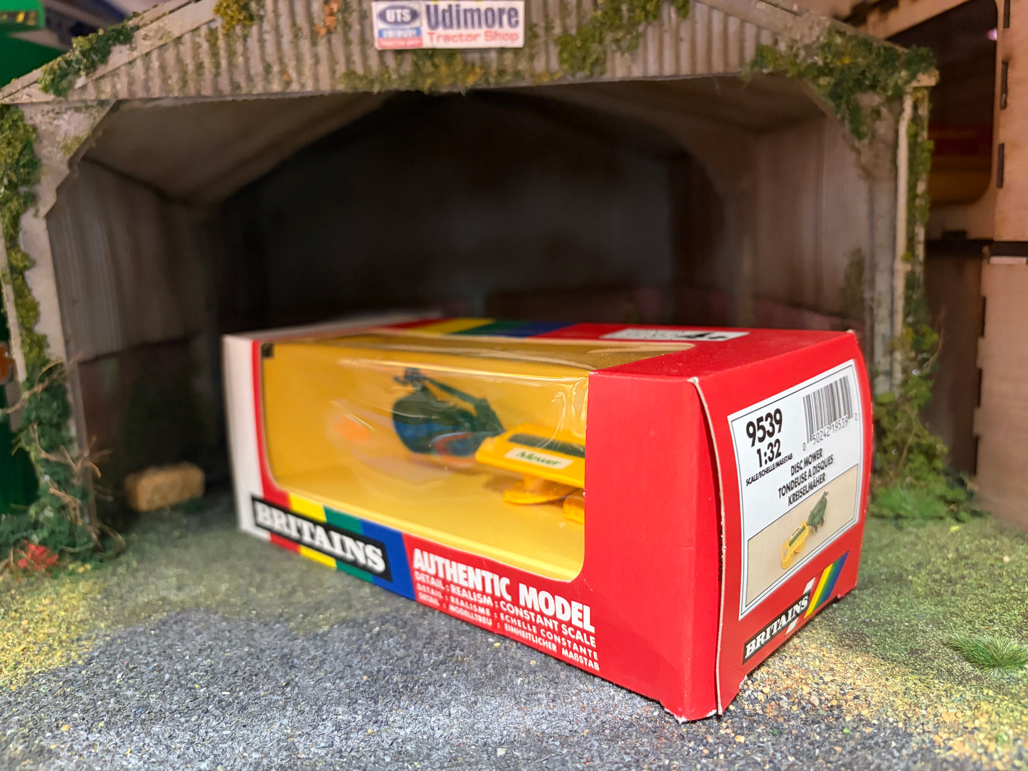 9539 Britains VINTAGE Green Disc Mower straw box 1:32 scale BOXED  Obsolete MIB