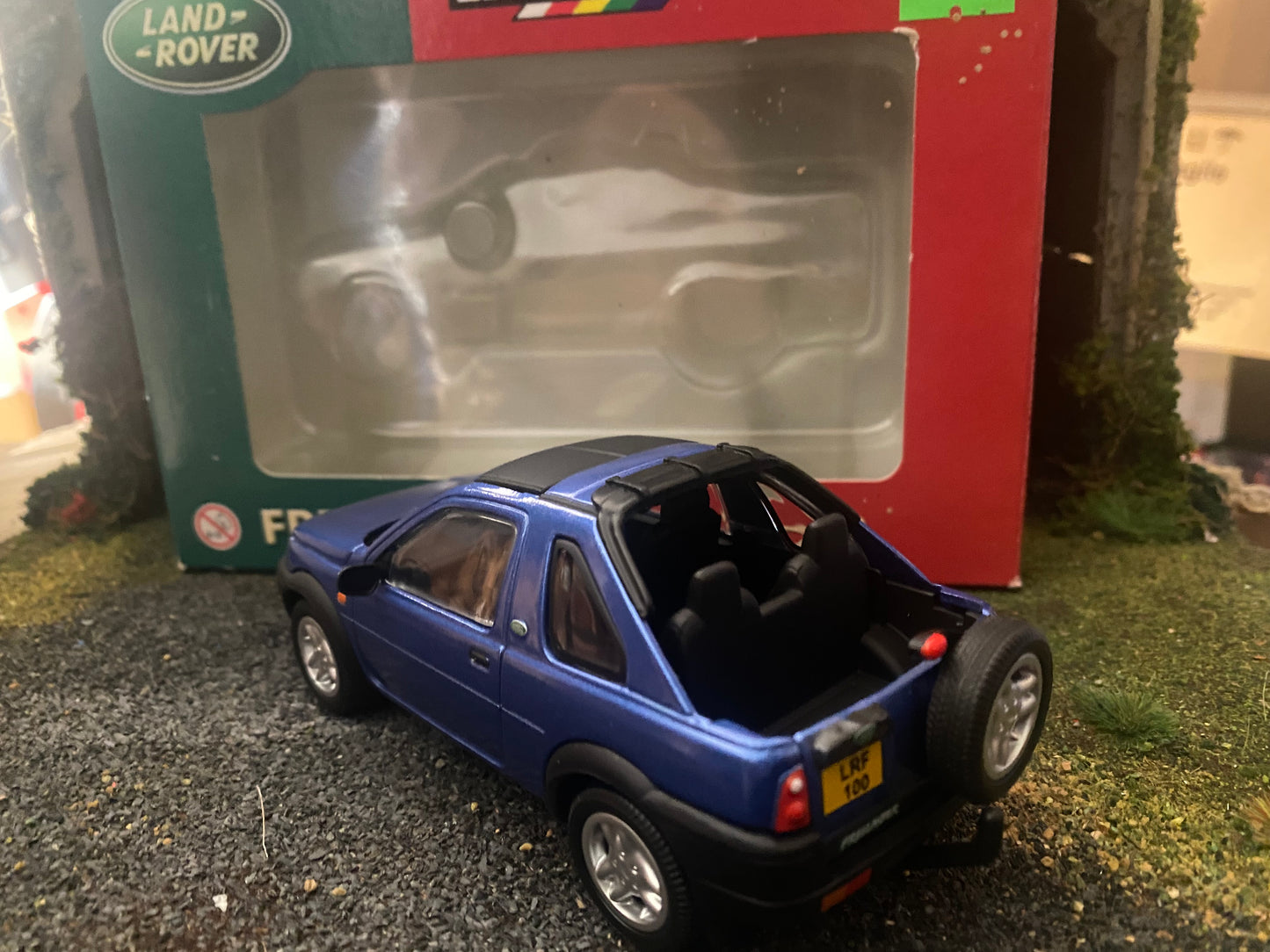 Britains Land rover Freelander blue with soft top 1:32 scale obsolete 40647