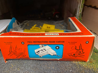 9556 Vintage Britains Bamford New Holland Baler 1:32 scale obsolete