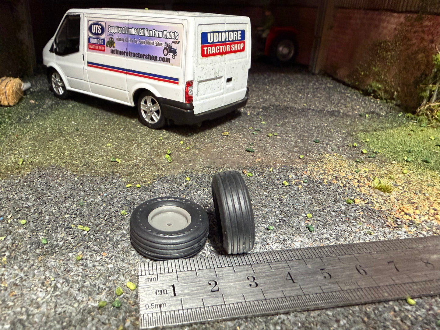 04289 Set of 2 Trailer wheels 23mm x 8mm Artisan32 farm machinery 1:32 scale
