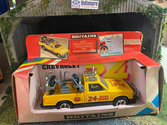 9573 Vintage Britains Chevy Farm service Vehicle 1:32 scale