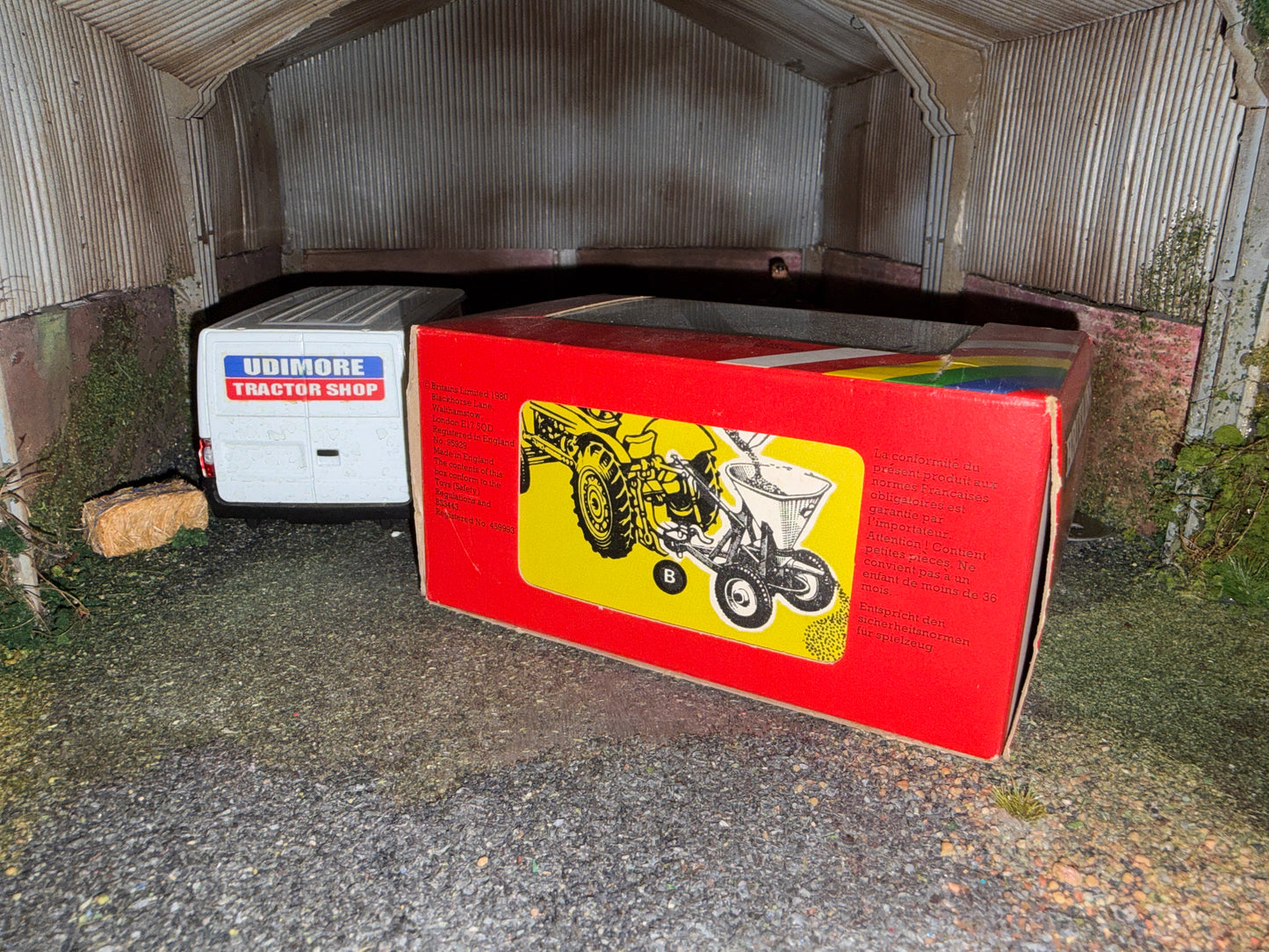 Vintage Britains Vicon Vari Spreader 9538 Rainbow Box 1:32 Scale Obsolete