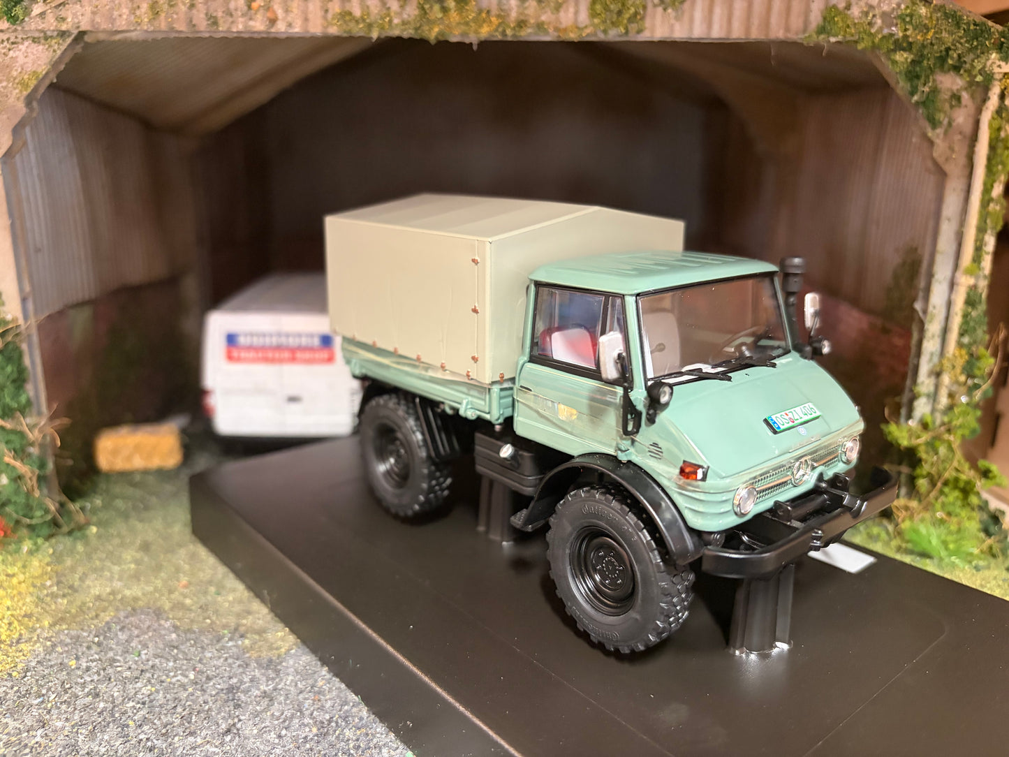Weise Toys Unimog 406 (U84) closed hood NEW boxed in 1:32 scale Mercedes Benz