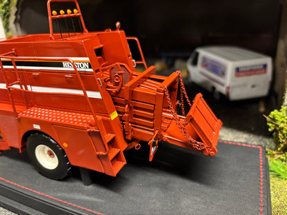 Fiatagri 4700 Heeston Baler Limited Edition 1:32 scale VKA Models