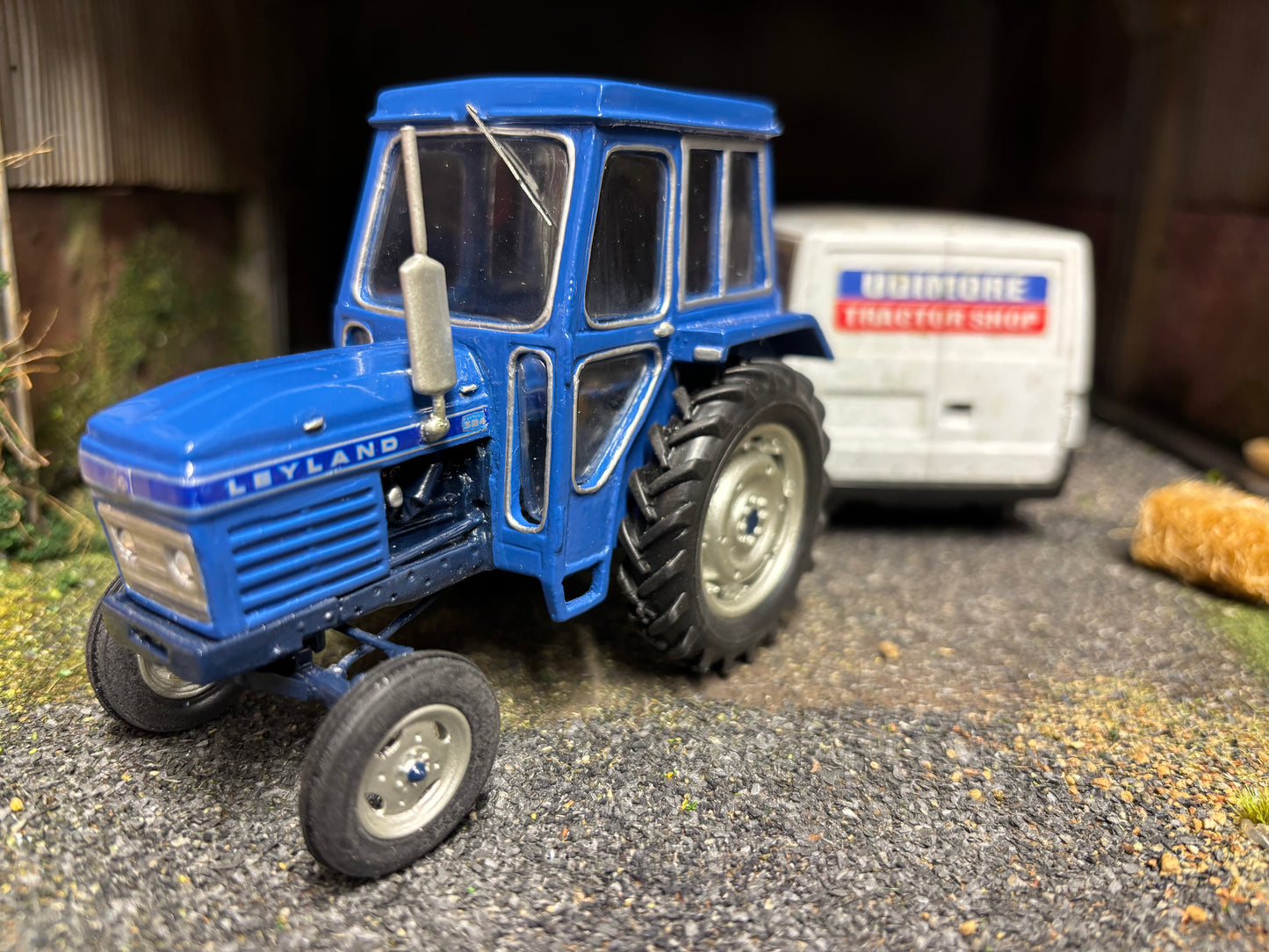 1971 Leyland 384 Tractor White metal 1:32 scale boxed