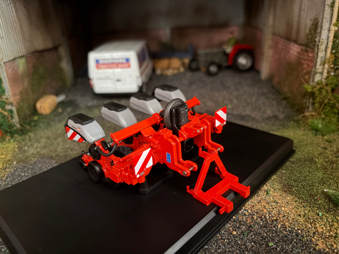 REP290 Replicagri Kuhn kosma 4 row Seed drill 1:32 scale Boxed
