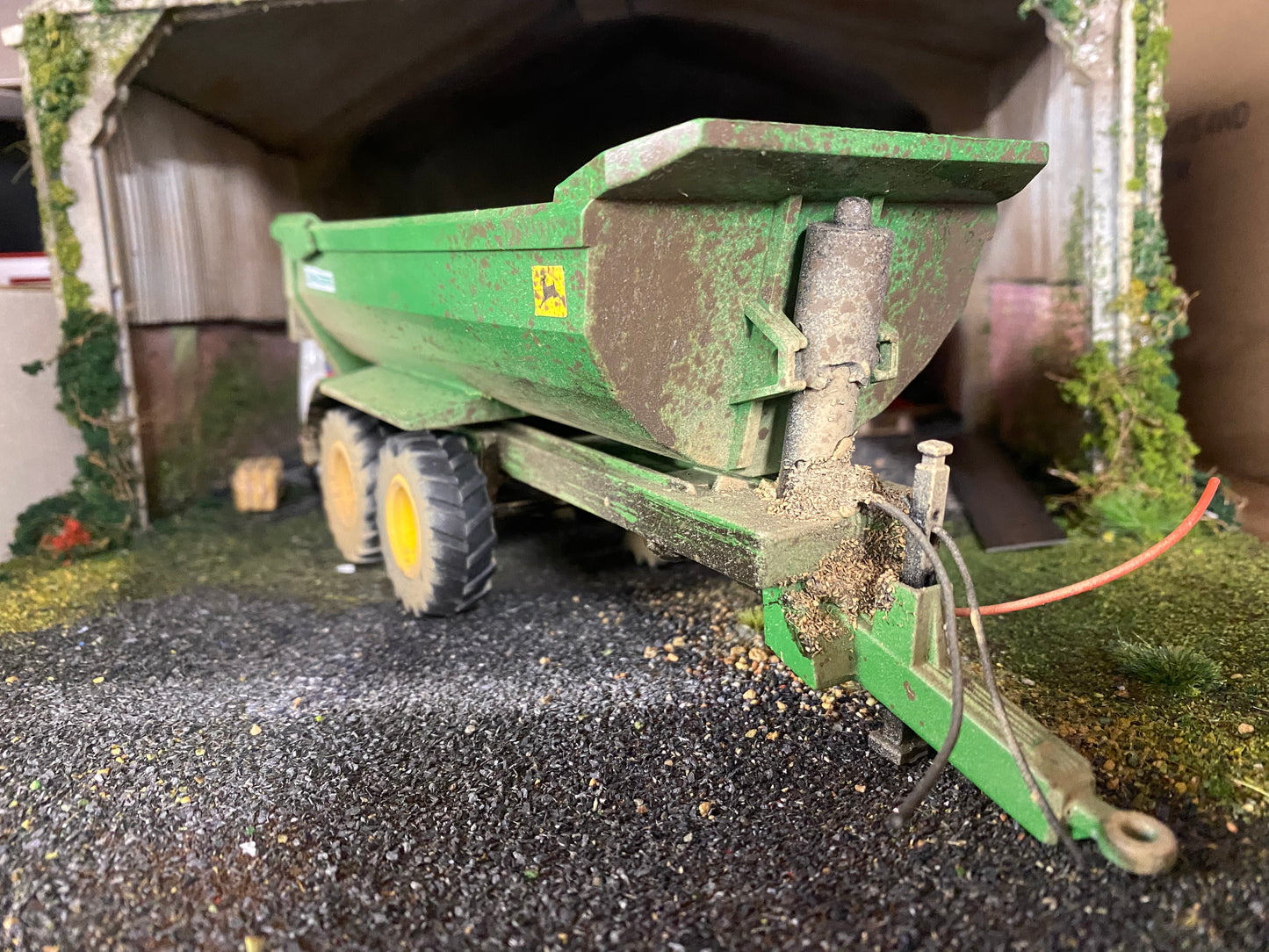 Weathered John Deere tipping Trailer conversion 1:32 scale BOXED