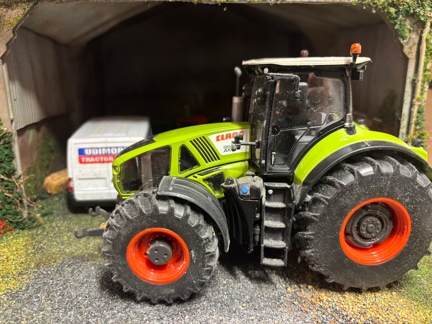 LIMITED EDITION Wiking Claas Axion 950 TRELLEBORG tyres tractor 1:32 scale Boxed OBSOLETE