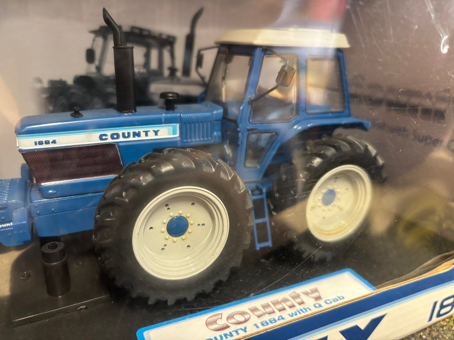 Limited Edition 105 of 200 Universal Hobbies County 1884 Q Cab tractor BOXED 1.32 scale ULTRA RARE
