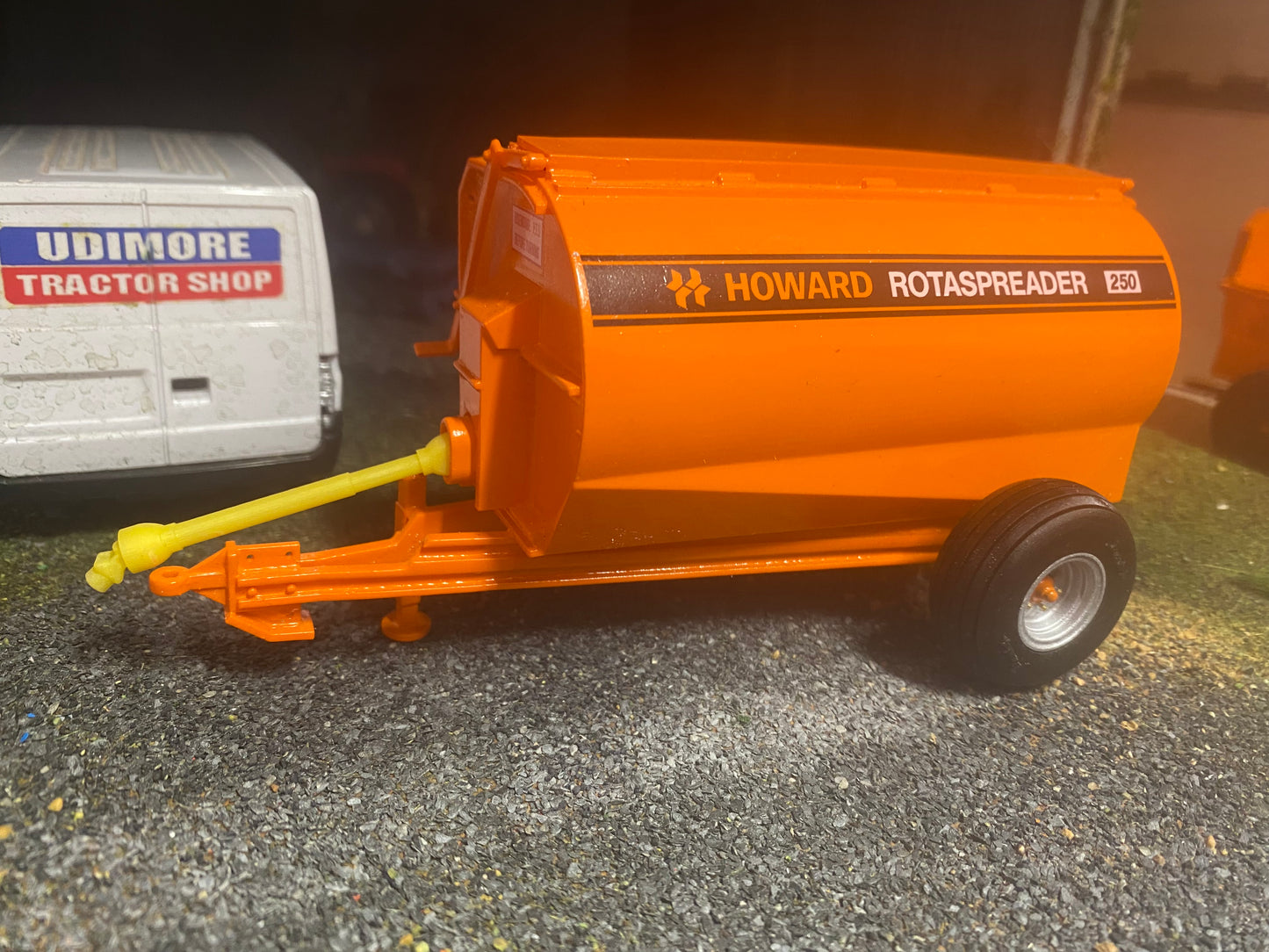 Scratch built Howard 250 mk 2  Rotaspreader scale 1:32 scale 2nd VERSION Manure muck