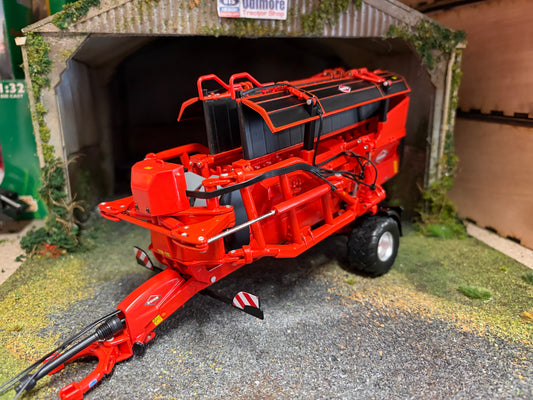 ROS 60254.0 KUHN FC 13460 RA Mower Conditioner 1:32 Scale – Boxed