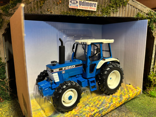 Britains Ford 8210 4wd Gen 3 Super Q Tractor 1:32 scale New BOXED 43418