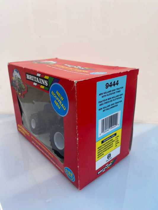9444 Vintage Britains New Holland 8560 Tractor with Floatation tyres 1:32 scale boxed Image 2