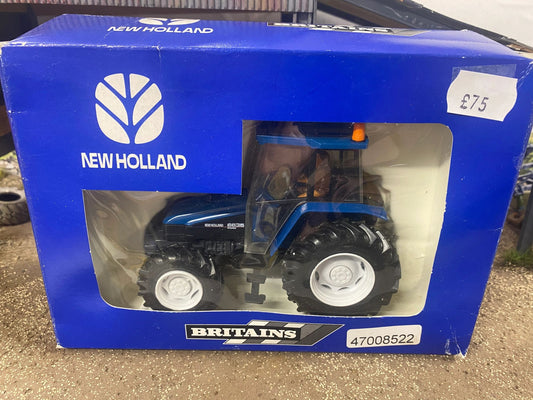9487 Britains New Holland 6635 Tractor Dealer box 1:32 scale Image