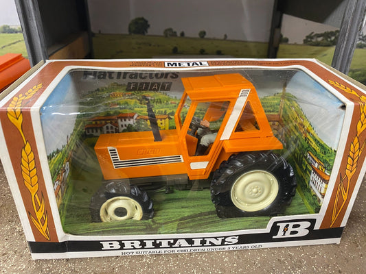 9528 Britains Orange Fiat 880 DT Tractor in original Straw Box Image