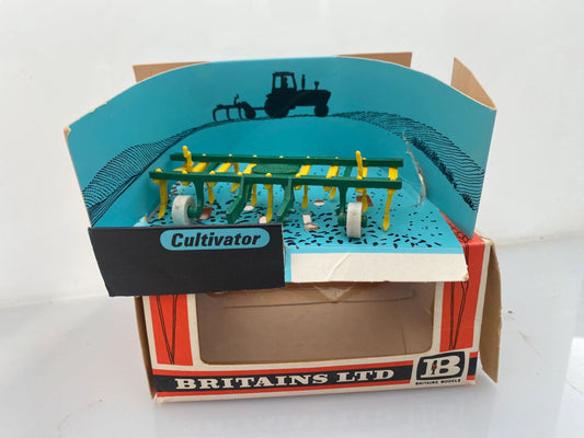 9536 Vintage Britains Rare Green Cultivator 1:32 scale STRAW box Image