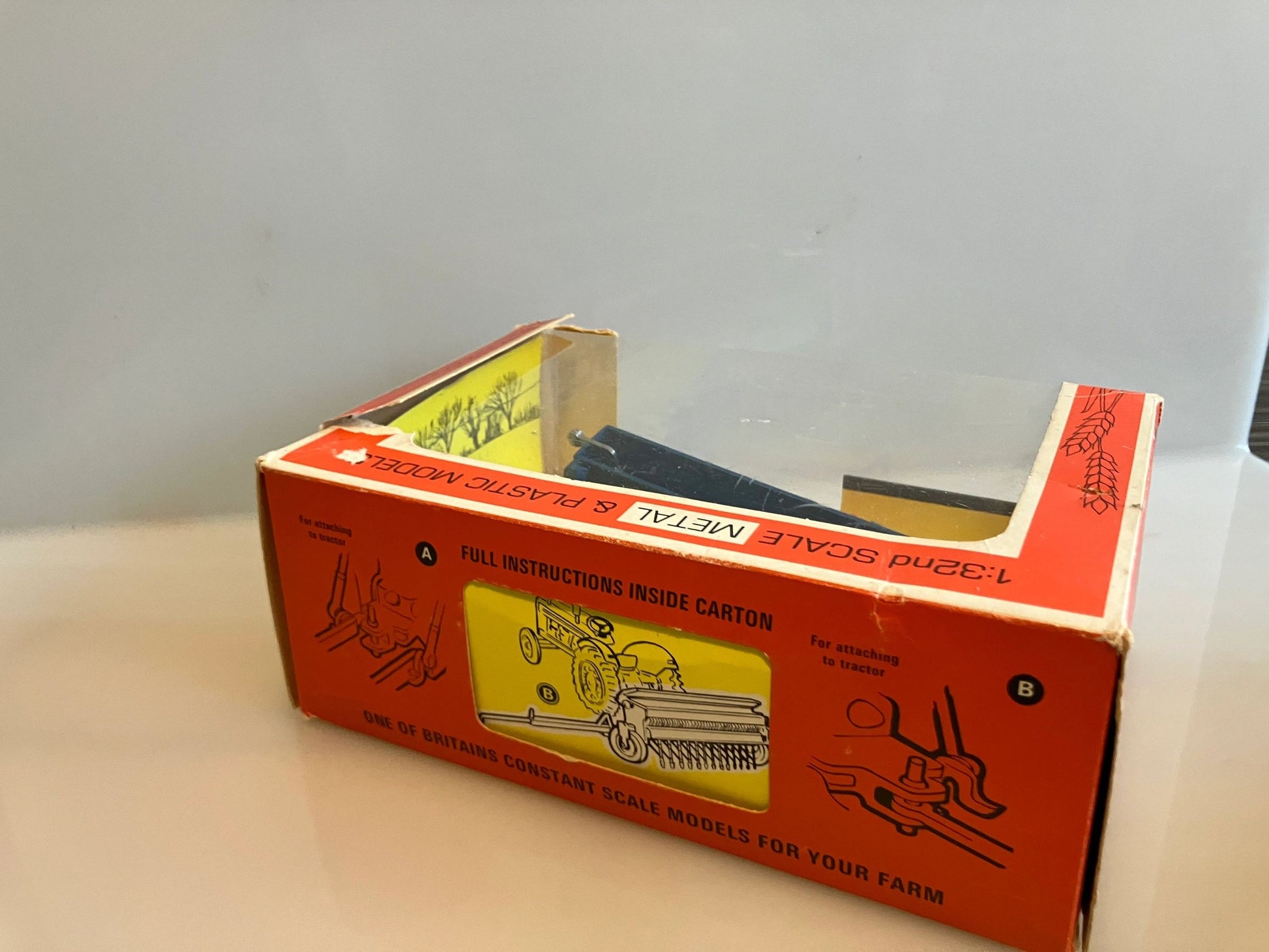 9539 Vintage straw box version Britains Nordsten Seed Drill 1:32 scale boxed Image 5