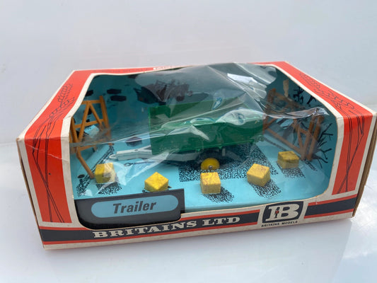 9550 Vintage Britains Rare Green tipping Bale Trailer 1:32 scale STRAW box Image