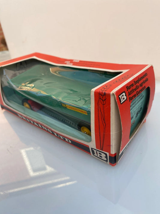 9558 Vintage Britains 8 wheeled trailer 1:32 scale boxed Image