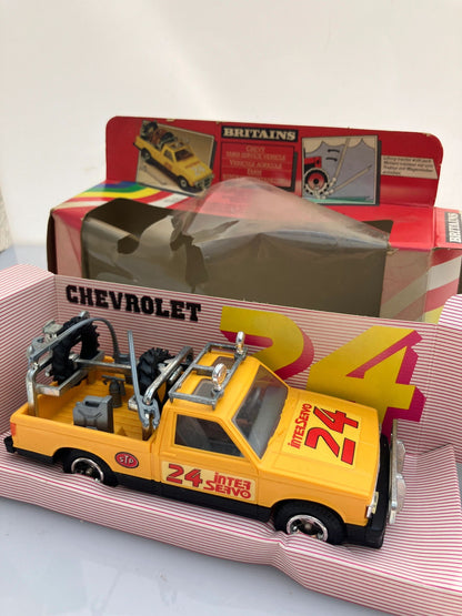 9573 Vintage Britains Chevy Farm service Vehicle 1:32 scale Image