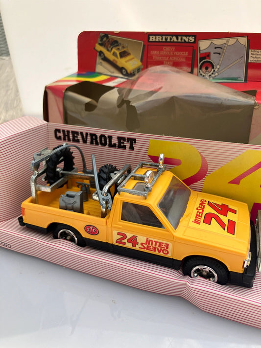 9573 Vintage Britains Chevy Farm service Vehicle 1:32 scale Image 2