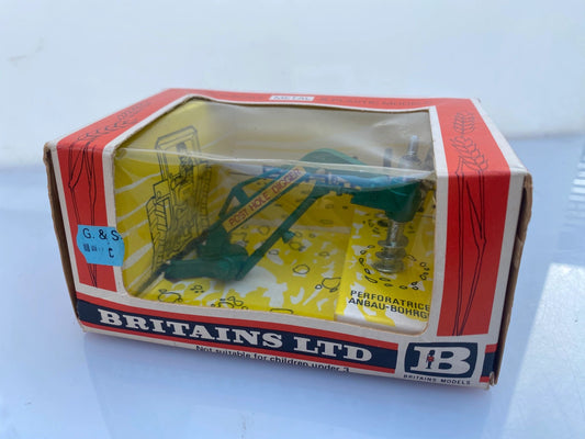 9600 Vintage Britains Post Hole Digger 1:32 scale Image