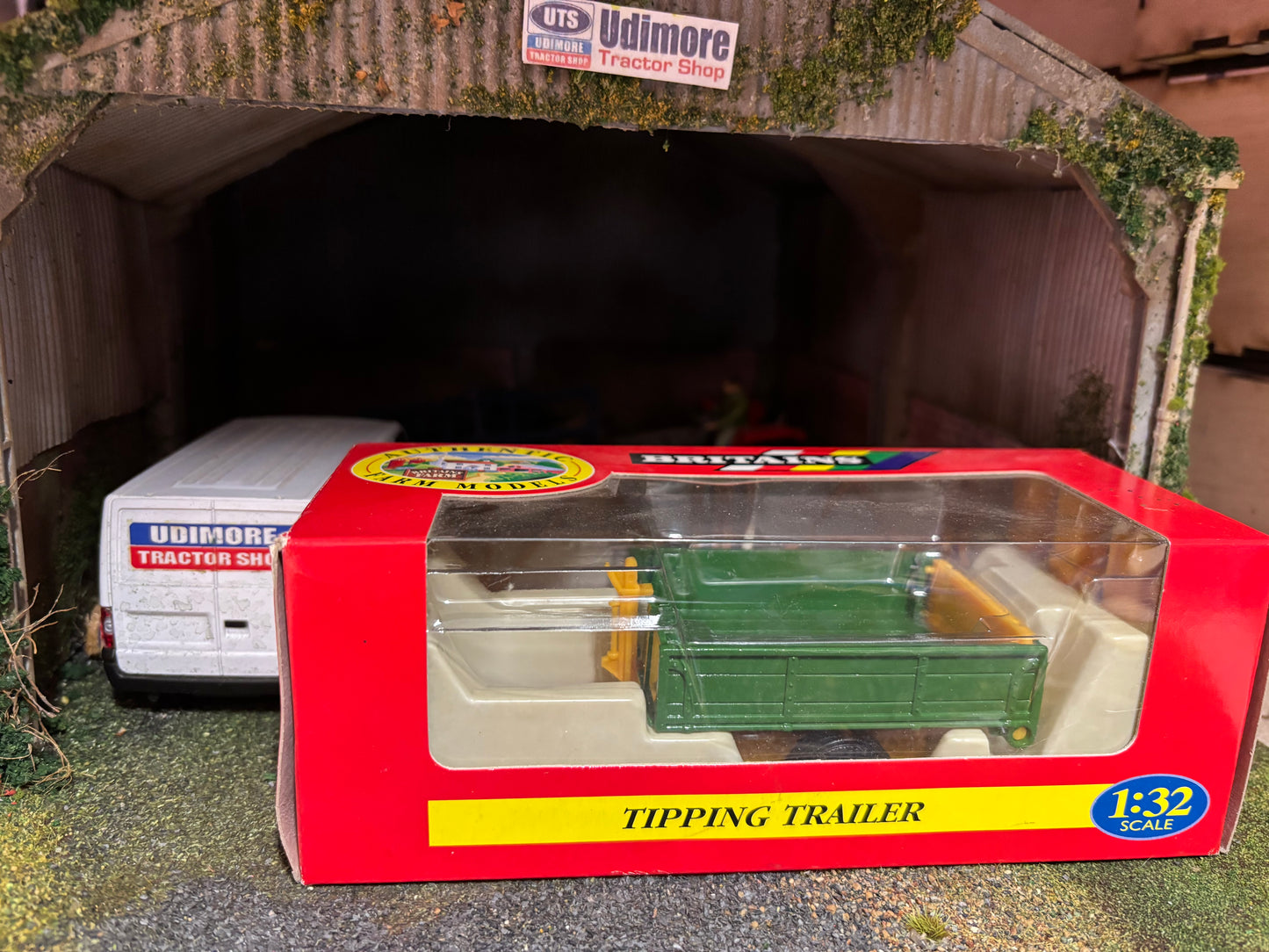 9565 Vintage Britains tipping Trailer 1:32 scale obsolete