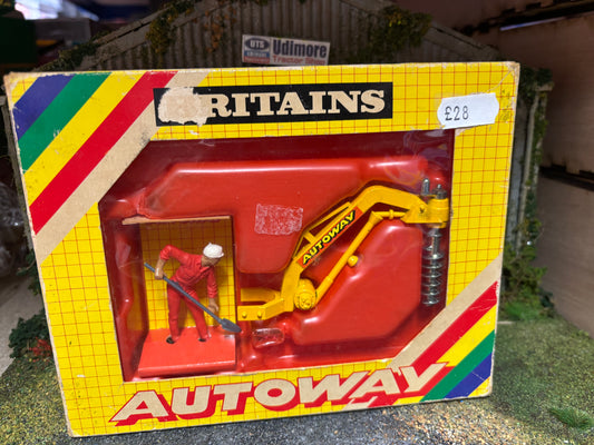 9832 Britains Autoway post Hole Digger set 1:32 BOXED obsolete 1983