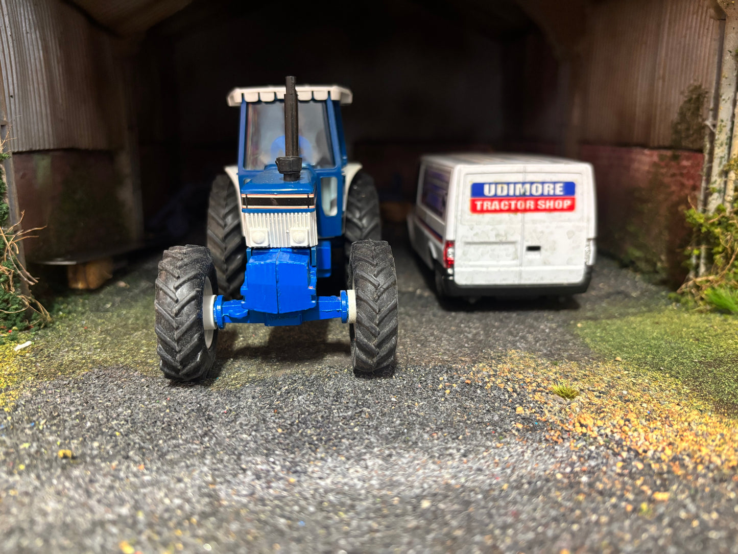 9527 Britains Ford 5610 Tractor obsolete VINTAGE